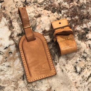 ‼️FLASH SALE‼️ Louis Vuitton Luggage Tag & Poignet